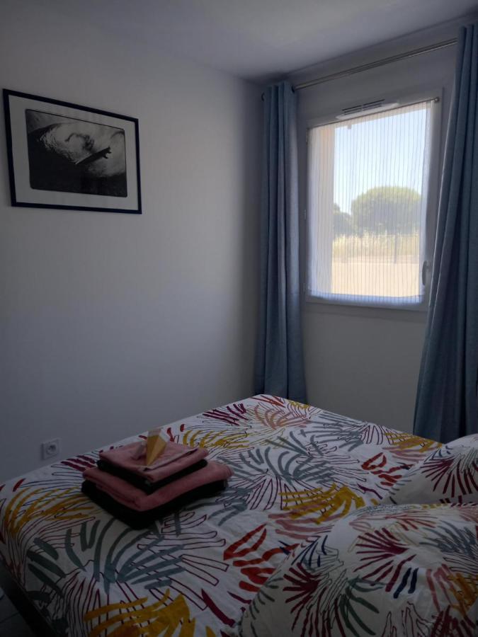 Bel Appartement Avec Terrasse - Plage De Carro A Pied Мартиг Экстерьер фото
